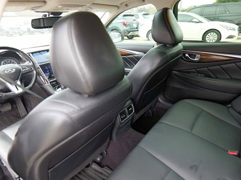 Used 2018 INFINITI Q50 Luxe w/ Essential Package (3.0T Luxe) image 17