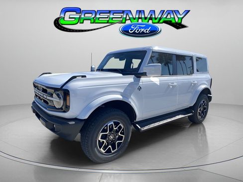 New 2025 Ford Bronco Outer Banks image 1