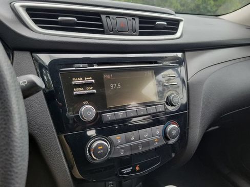 Used 2016 Nissan Rogue S FWD image 21