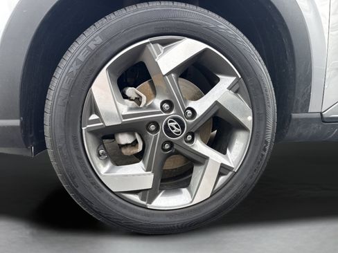 Used 2025 Hyundai Venue SEL FWD image 38