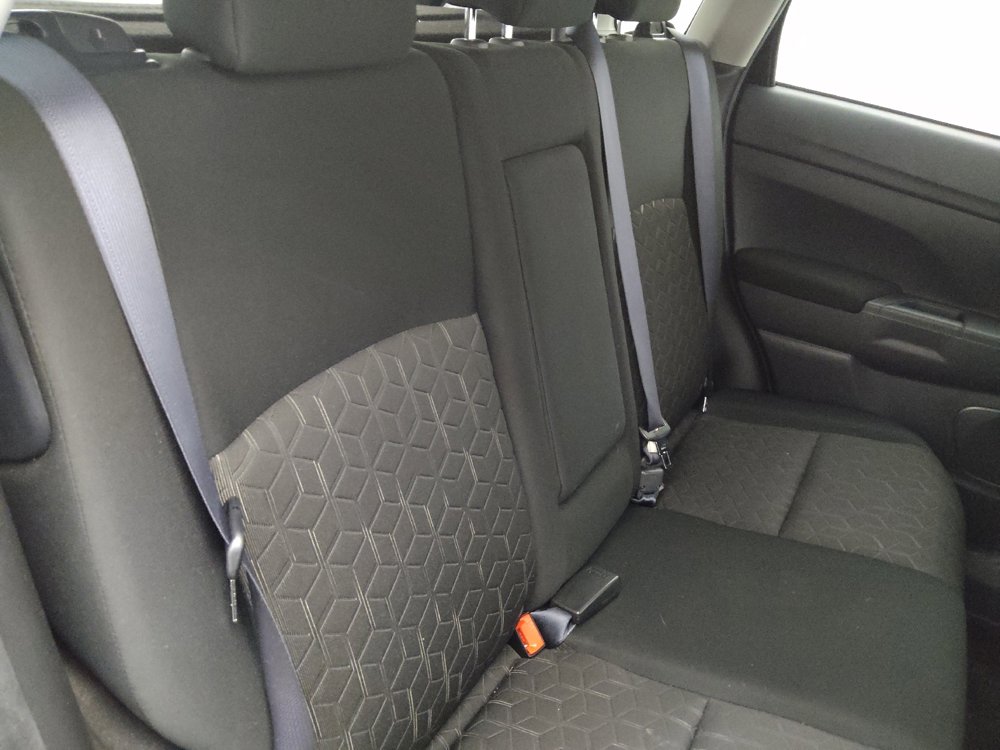 Used 2025 Mitsubishi Outlander Sport LE AWD/4WD image 19