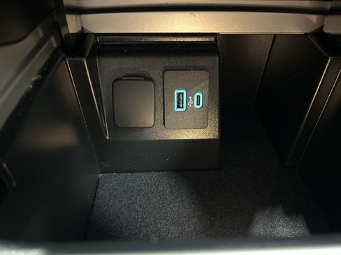 Certified 2023 Ford Explorer XLT w/ Equipment Group 202A image 22