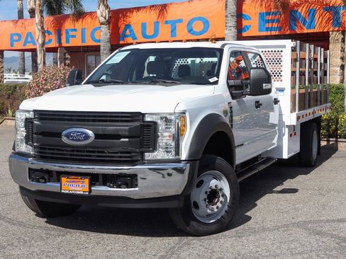 Used 2017 Ford F550 2WD Crew Cab Super Duty image 3