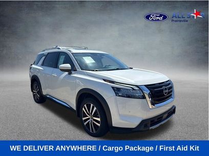 Used 2024 Nissan Pathfinder Platinum w/ Cargo Package