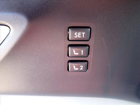 Used 2020 Subaru Ascent Limited w/ Technology Package AWD/4WD image 16