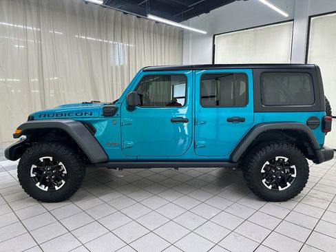 Used 2024 Jeep Wrangler Rubicon w/ Technology Group image 10