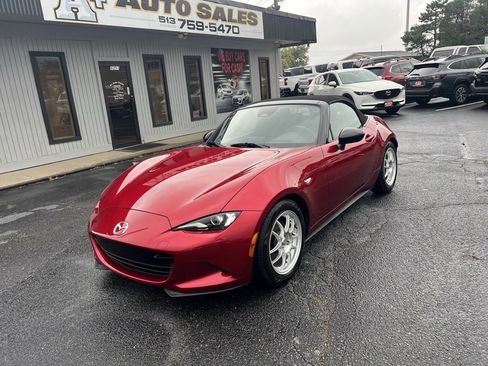 Used 2024 MAZDA MX-5 Miata Sport image 2