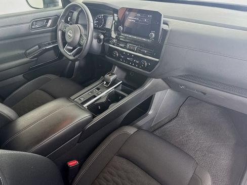 Used 2024 Nissan Pathfinder SV FWD image 38