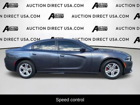 Used 2015 Dodge Charger SE w/ Popular Equipment Group image 5