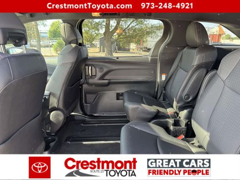 Certified 2021 Toyota Sienna XSE w/ XSE Plus Package FWD image 9