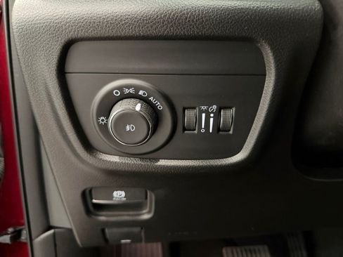 Used 2025 Jeep Grand Cherokee L Limited w/ Luxury Tech Group II AWD/4WD image 11