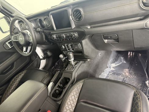 Used 2023 Jeep Wrangler Unlimited Sahara image 11