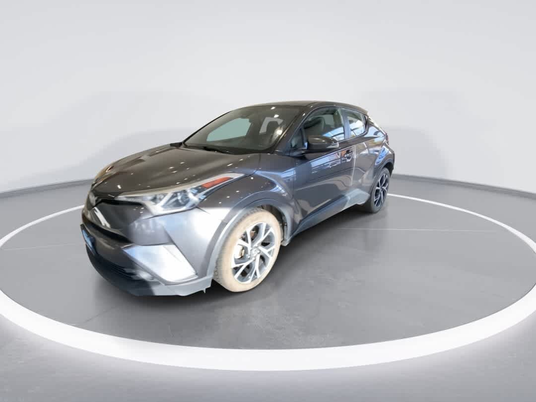 Used 2018 Toyota C-HR XLE FWD image 4