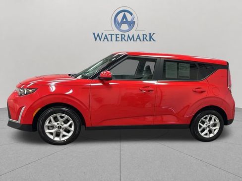 Used 2025 Kia Soul LX FWD image 2