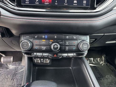 Used 2024 Dodge Durango GT RWD image 26