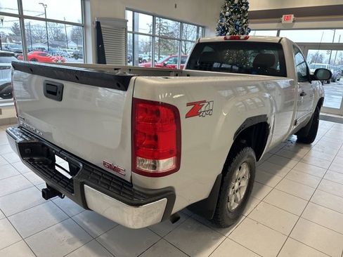 Used 2010 GMC Sierra 1500 SLE w/ SLE Preferred Package image 4