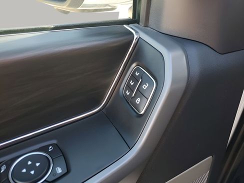 Used 2025 Ford F150 Lariat w/ Equipment Group 502A High image 28