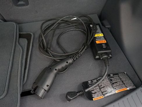 Used 2018 Chevrolet Bolt Premier w/ Driver Confidence II Package FWD image 46