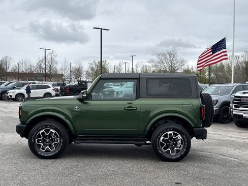 Used 2023 Ford Bronco Outer Banks AWD/4WD image 9