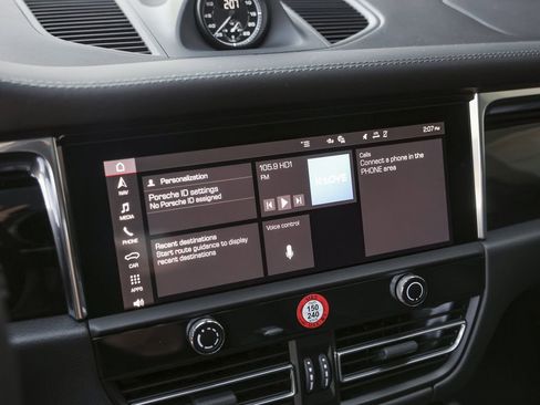 New 2026 Porsche Macan Turbo image 23