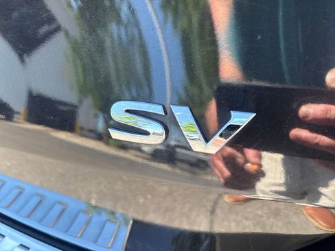 Used 2017 Nissan Rogue SV FWD image 10