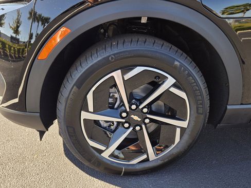 New 2026 Chevrolet Equinox EV LT image 4