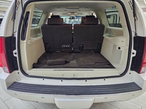 Used 2013 Cadillac Escalade ESV Platinum RWD image 12