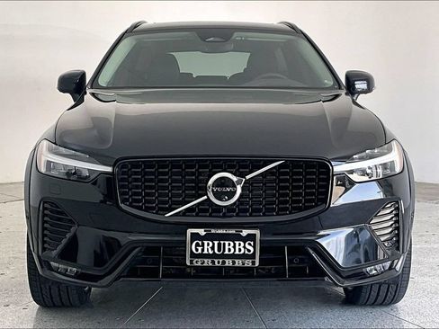 Certified 2024 Volvo XC60 B5 Ultimate w/ Protection Package Premier AWD/4WD image 3