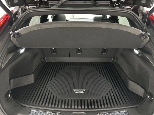 Used 2021 Cadillac XT4 Premium Luxury w/ Cold Weather Package AWD/4WD image 16