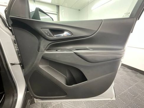 Used 2019 Chevrolet Equinox Premier FWD image 15