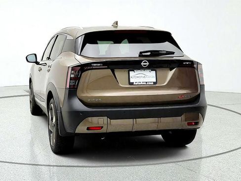 Used 2025 Nissan Kicks SR w/ Illumination Package AWD/4WD image 6
