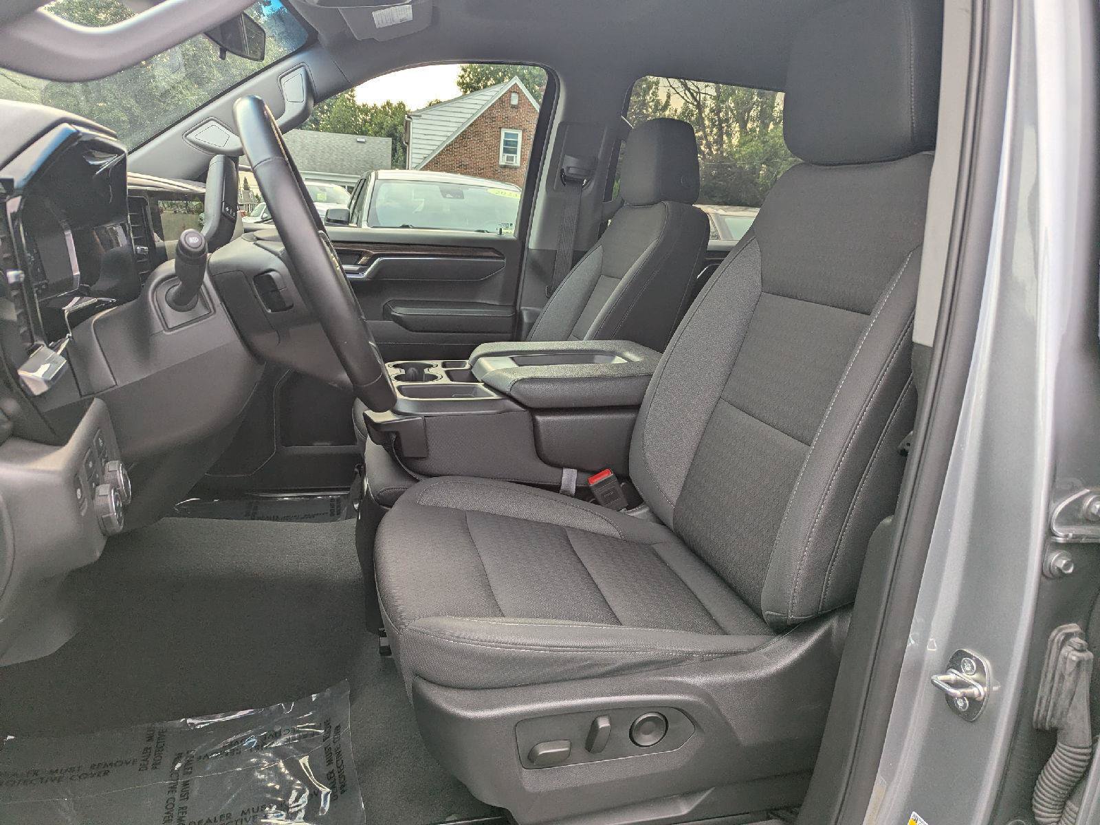 Used 2024 Chevrolet Silverado 1500 LT AWD/4WD image 25