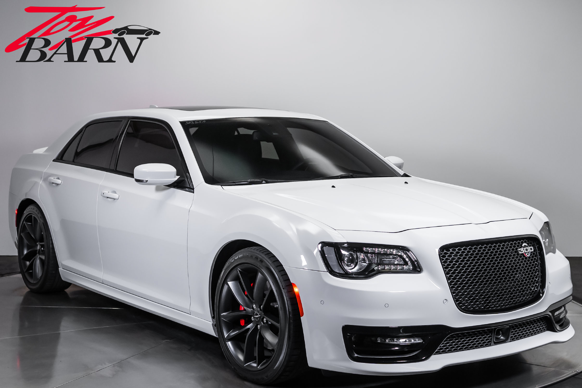 Used 2023 Chrysler 300 C RWD image 8