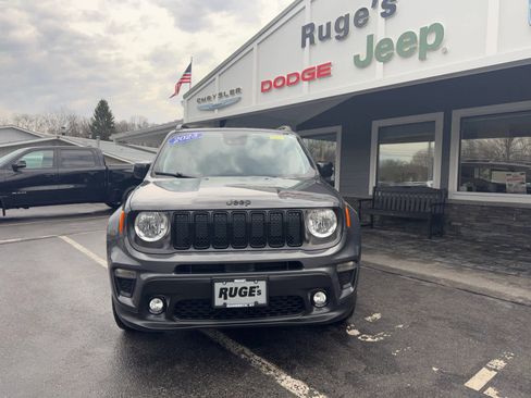 Used 2023 Jeep Renegade Altitude w/ Convenience Group I image 3