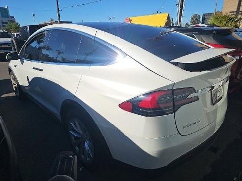 Used 2017 Tesla Model X 75D image 6