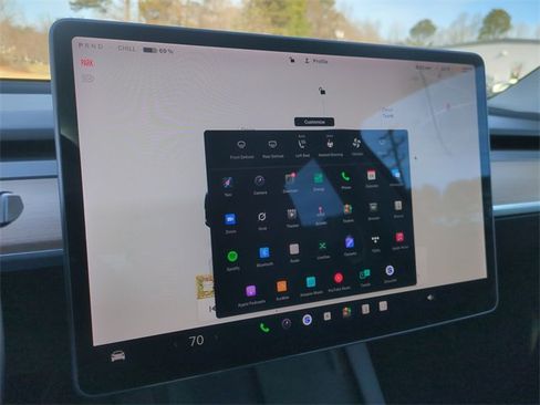 Used 2022 Tesla Model Y Long Range image 24