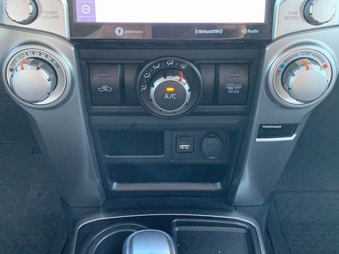 Used 2022 Toyota 4Runner SR5 Premium image 15