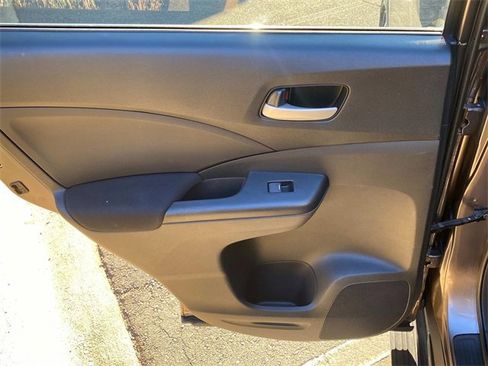 Used 2016 Honda CR-V SE image 10