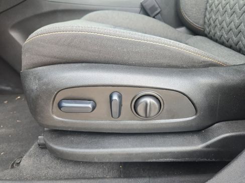 Used 2023 Chevrolet Equinox LT image 16