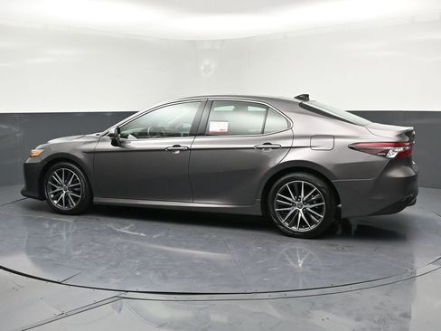 Used 2024 Toyota Camry XLE image 29