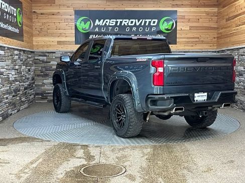 Used 2021 Chevrolet Silverado 1500 Custom Trail Boss w/ LPO, Dark Essentials Package AWD/4WD image 10