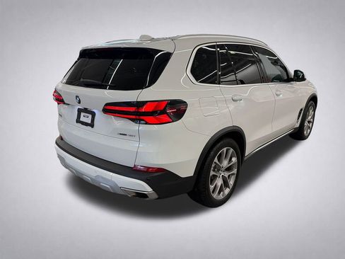 Used 2024 BMW X5 xDrive40i w/ Premium Package AWD/4WD image 4