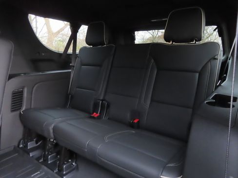 New 2026 Chevrolet Suburban Premier image 29