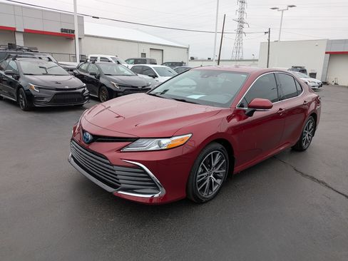 Certified 2022 Toyota Camry XLE image 4