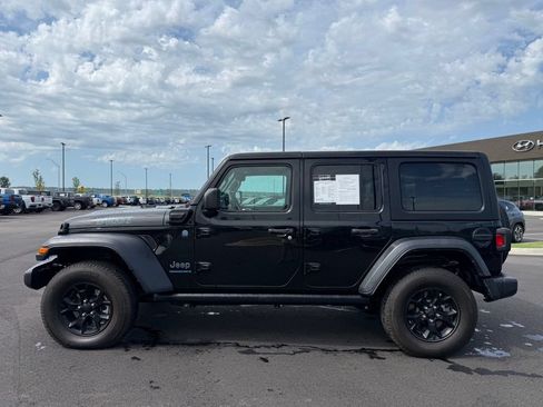 Used 2023 Jeep Wrangler Unlimited AWD/4WD image 8