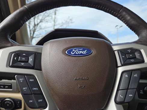 Used 2019 Ford F150 Lariat w/ Equipment Group 502A Luxury image 30