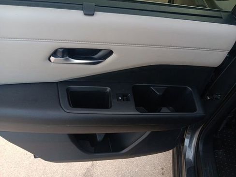 Used 2023 Nissan Pathfinder SL image 29