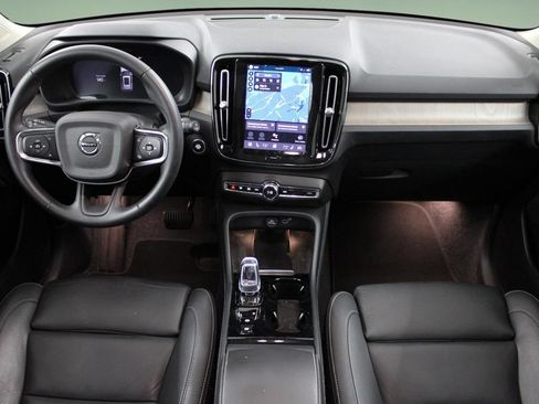 Used 2024 Volvo XC40 B5 Plus AWD/4WD image 19