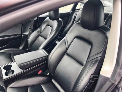 Used 2023 Tesla Model 3 Standard Range image 13