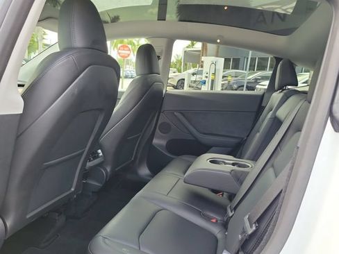 Used 2025 Tesla Model Y Long Range RWD image 13